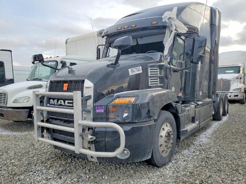 2022 Mack Anthem Semi Truck