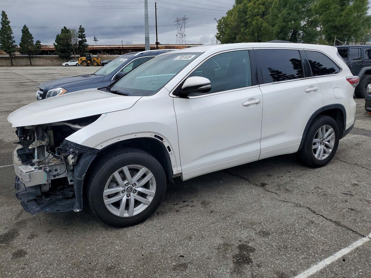 2016 Toyota Highlander le