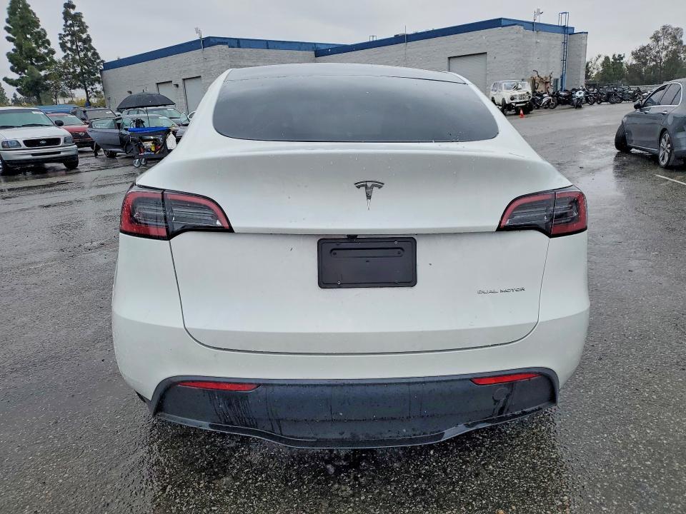 2025 Tesla Model y