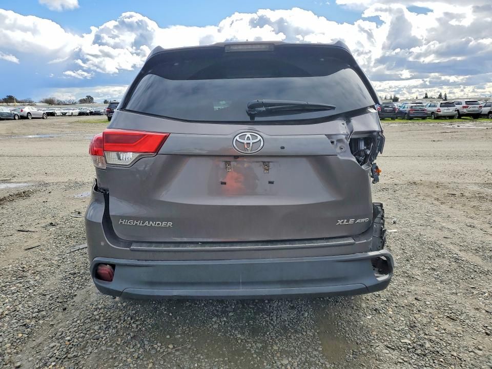 2019 Toyota Highlander se