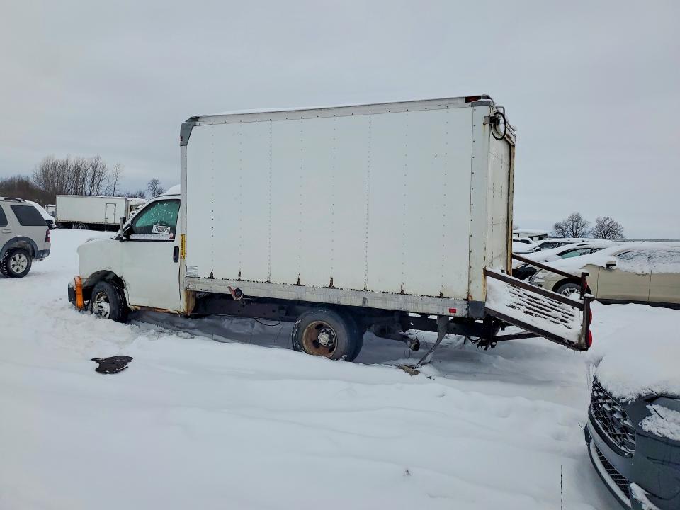 2012 Chevrolet Express BOX Truck