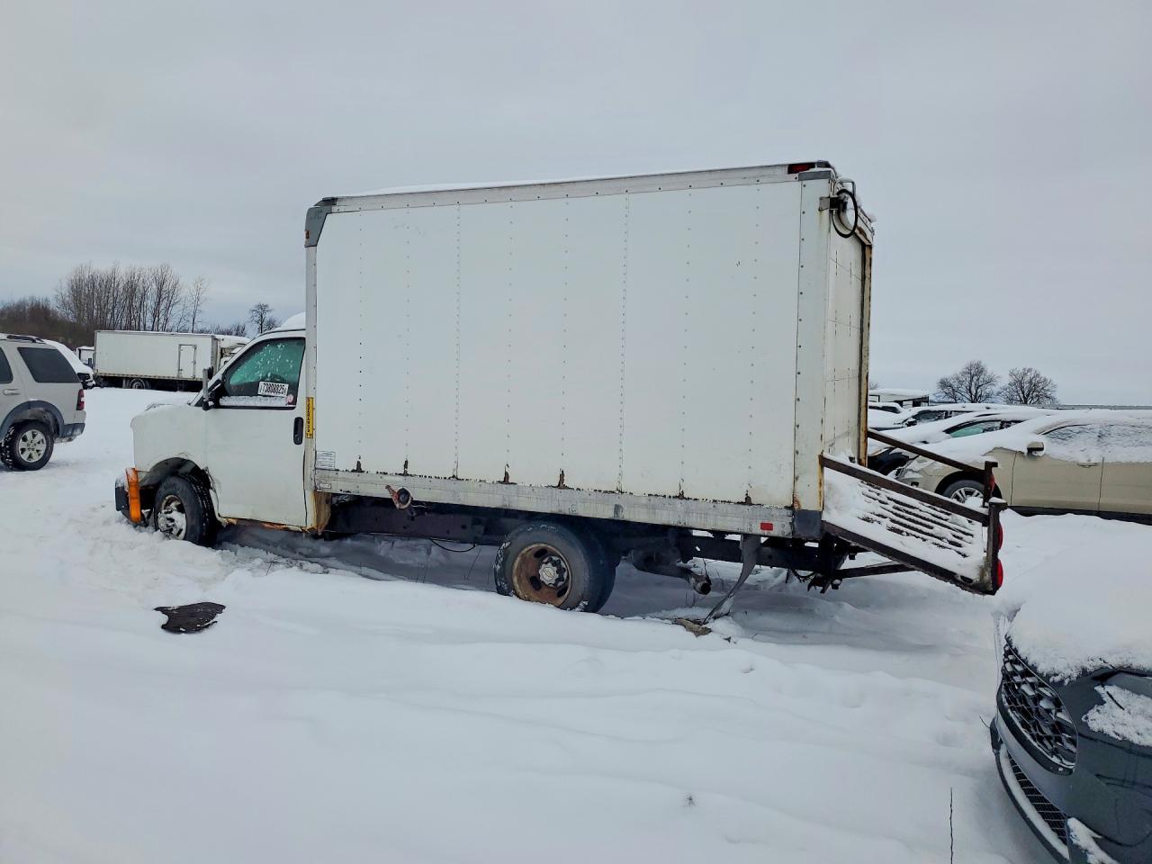 2012 Chevrolet Express BOX Truck