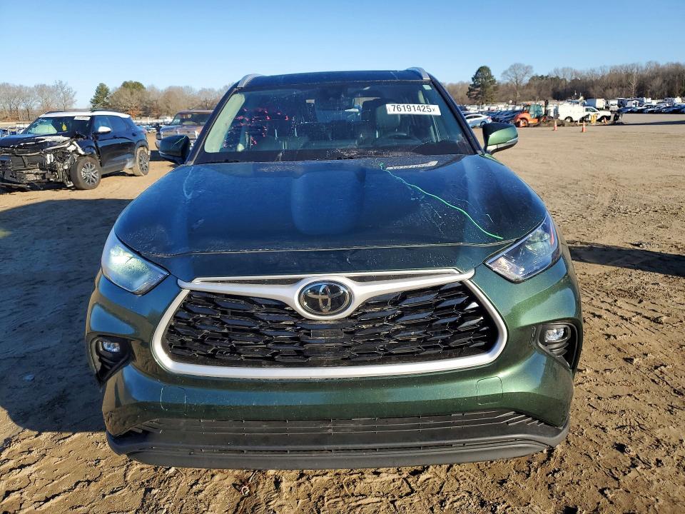 2024 Toyota Highlander le