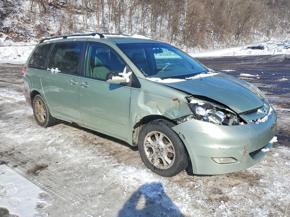 2006 Toyota Sienna xle 7 Passenger