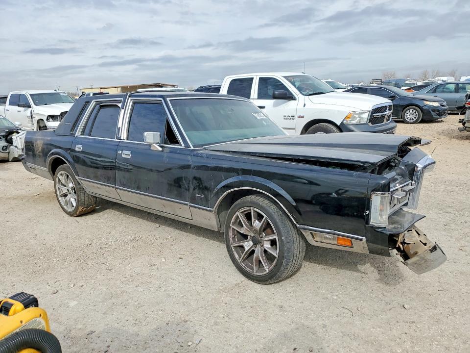 1988 Lincoln Town car Signature