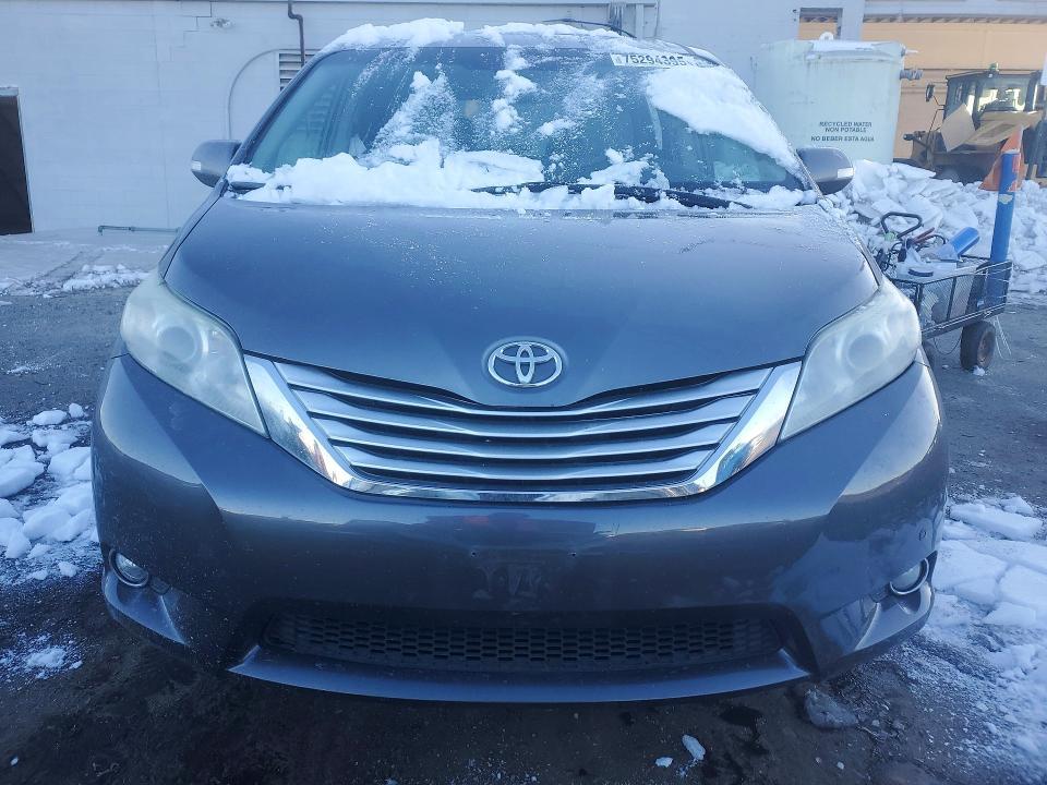 2013 Toyota Sienna xle