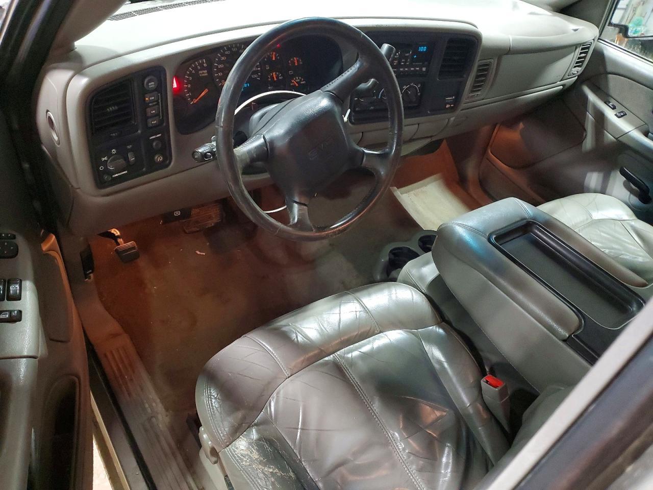2002 GMC R/V 1500 Series