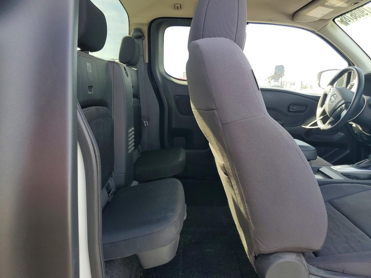 2022 Nissan Frontier S