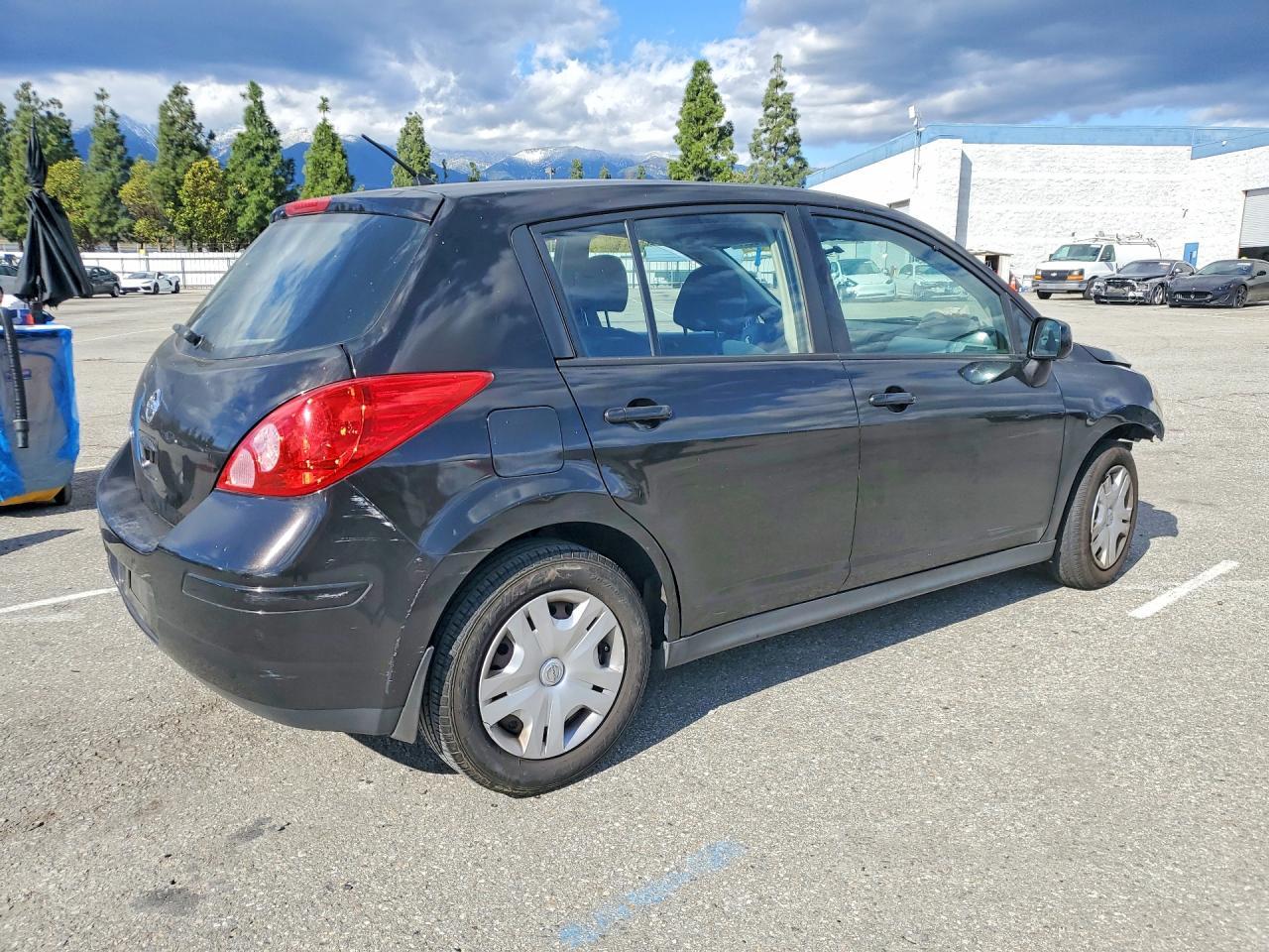 2012 Nissan Versa s