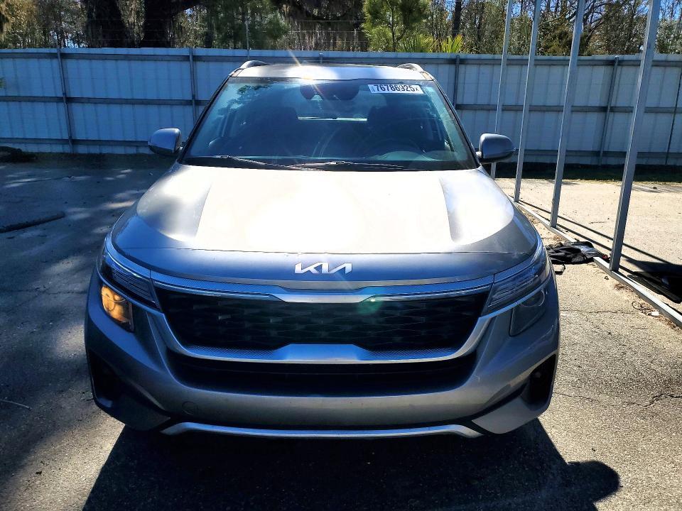 2023 KIA Seltos s