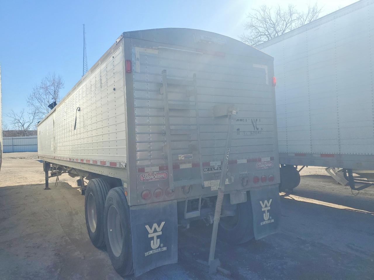 2014 Wilson DWH-500 Grain Trailer