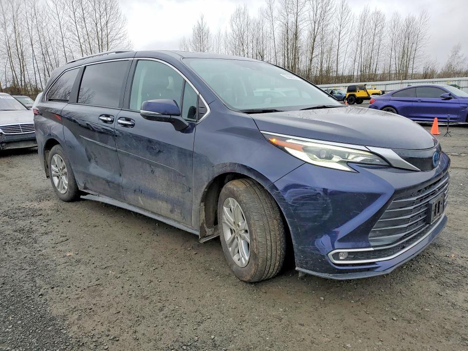 2023 Toyota Sienna Limited