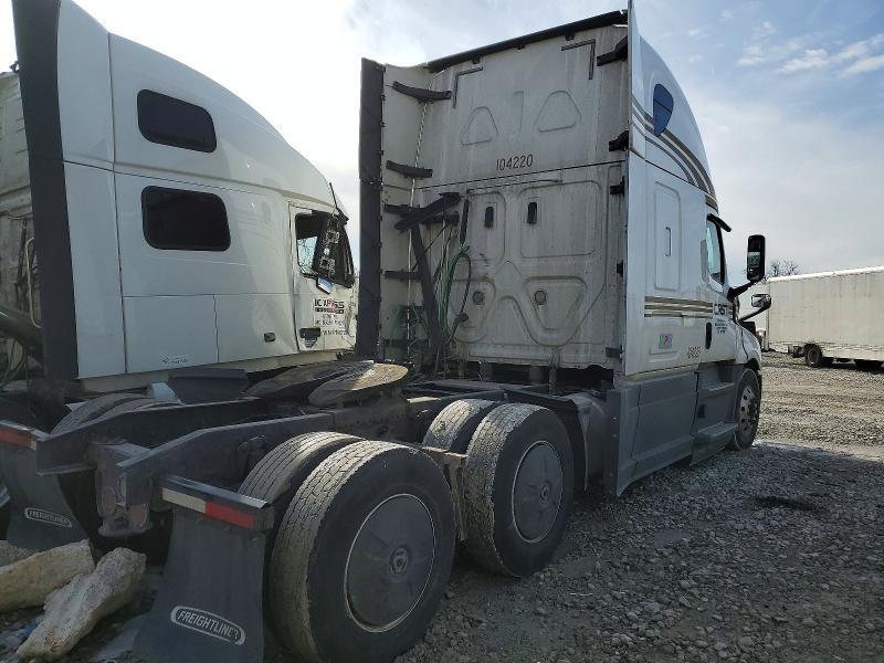 2020 Freigliner 2020 Freightliner Cascadia 126 Semi Truck