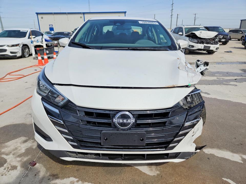 2024 Nissan Versa sv