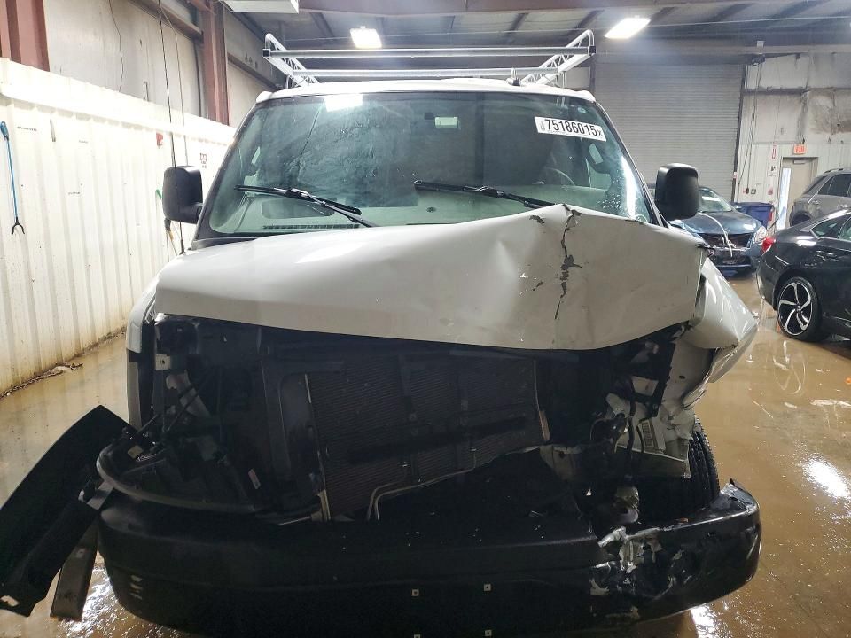 2018 GMC Savana Utility / Service van