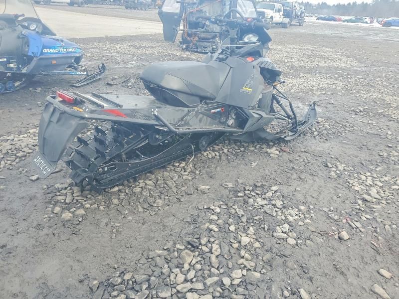 2016 Arctic Cat Snowmobile