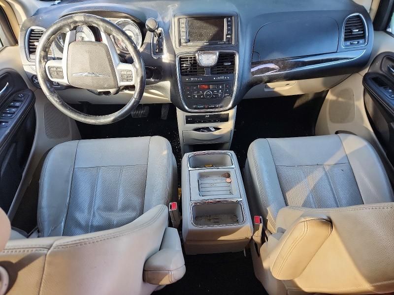 2014 Chrysler Town & Country Touring l