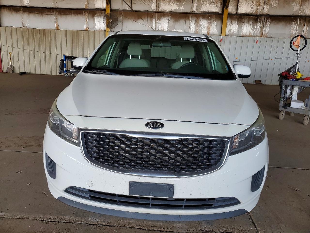 2017 KIA Sedona lx