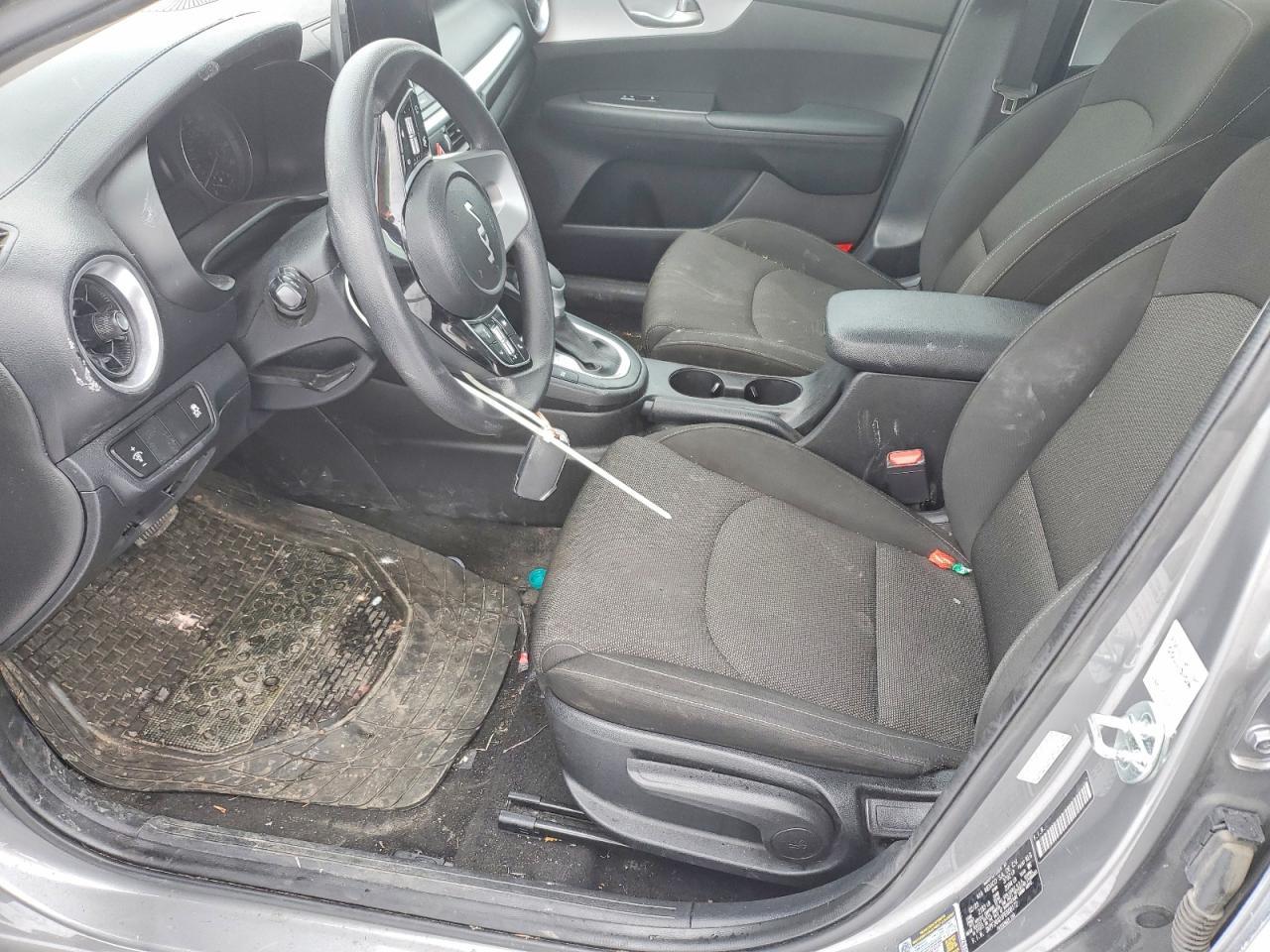 2023 KIA Forte lx