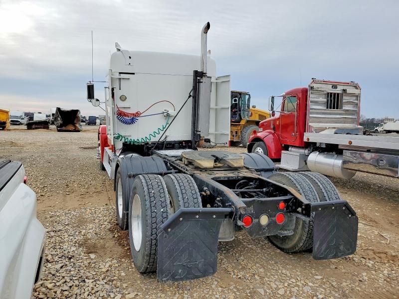 2001 Freigliner 2001 Freightliner Convention Semi Truck