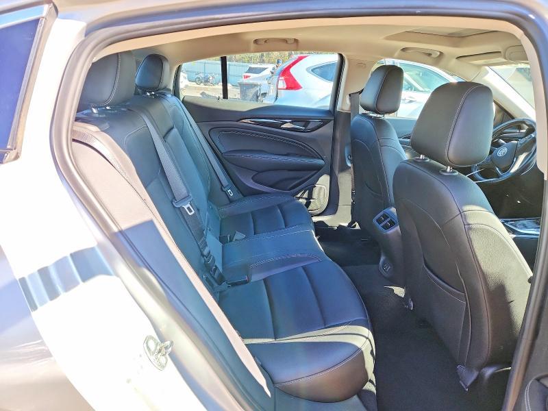 2018 Buick Regal Essence