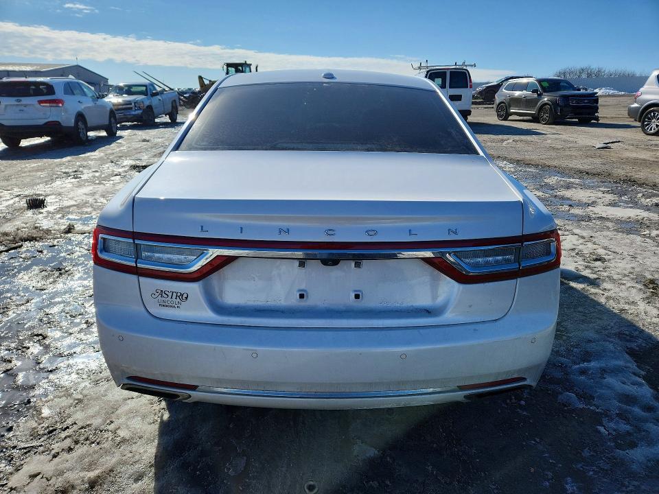 2017 Lincoln Continental Premiere