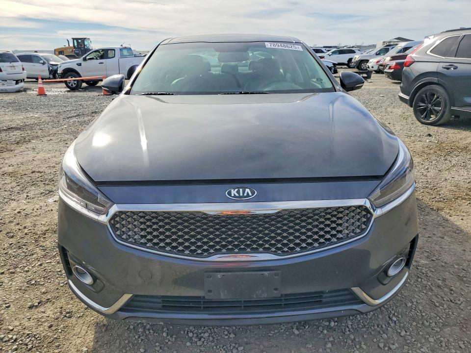 2017 KIA Cadenza Premium