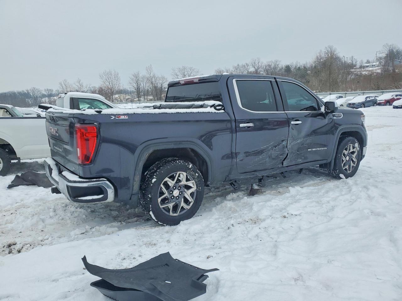 2022 GMC Sierra K1500 slt