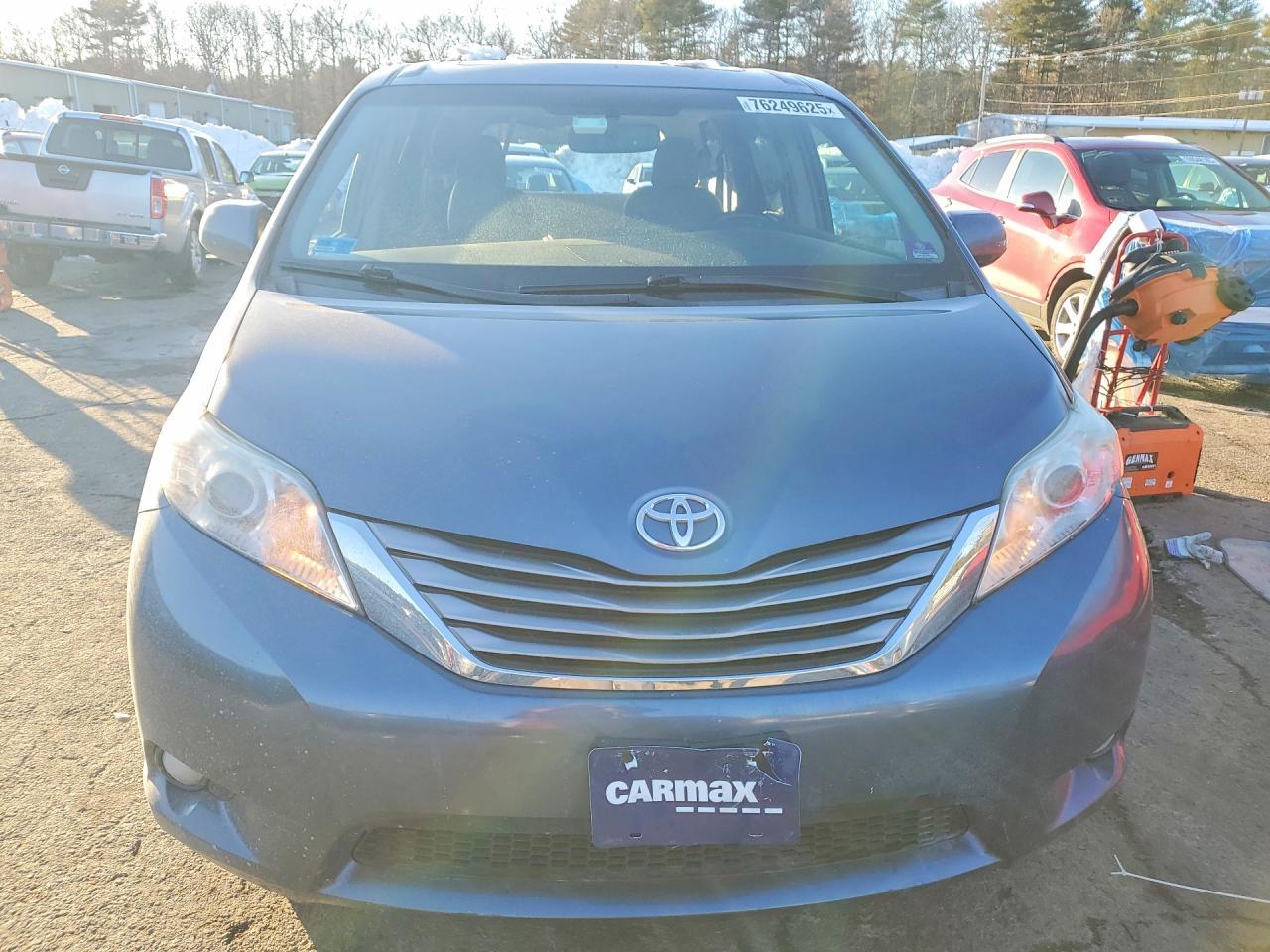 2016 Toyota Sienna xle