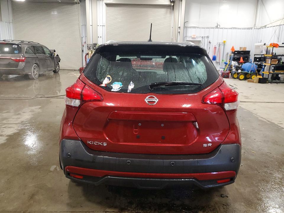 2020 Nissan Kicks sr