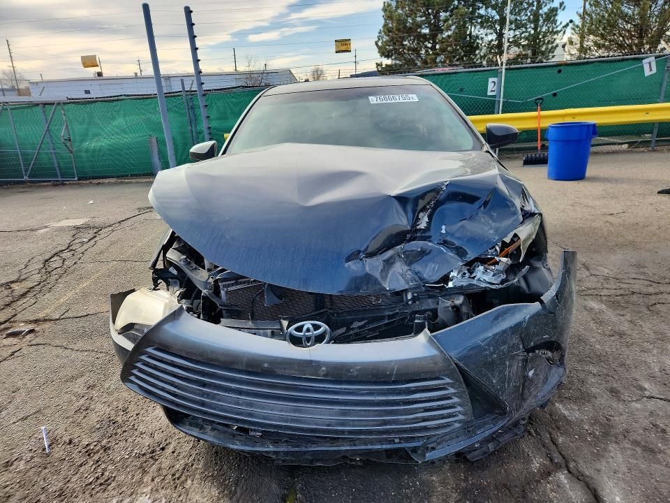 2016 Toyota Camry le