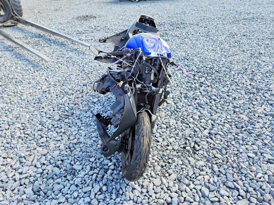 2005 Yamaha Yzfr6 l