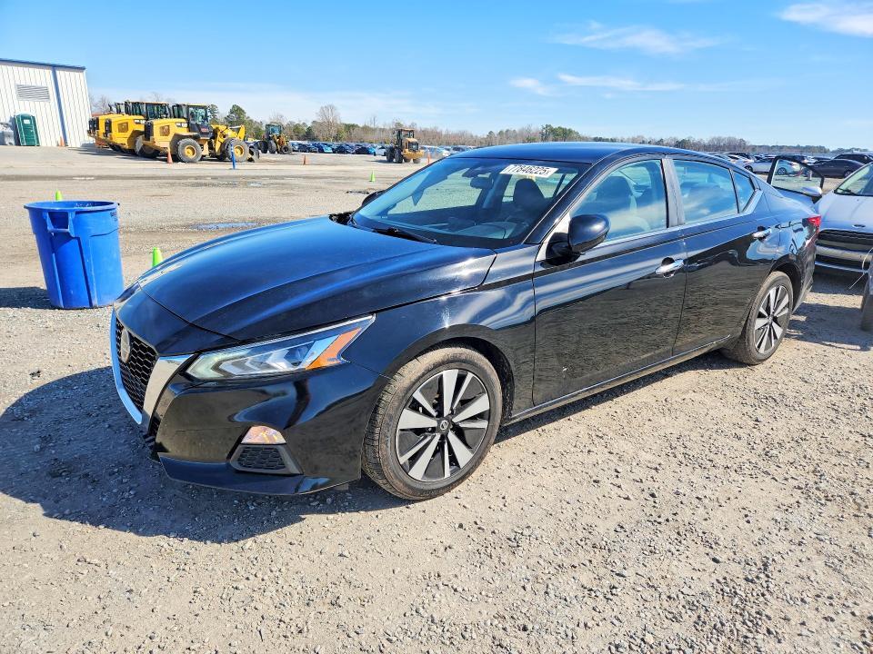 2022 Nissan Altima sv