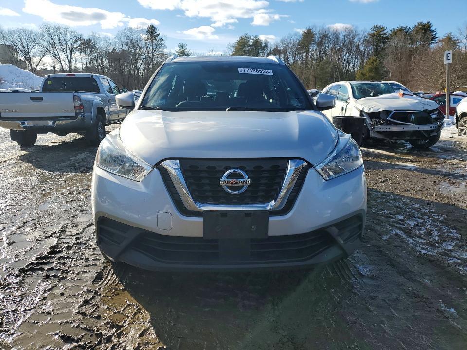 2020 Nissan Kicks sv