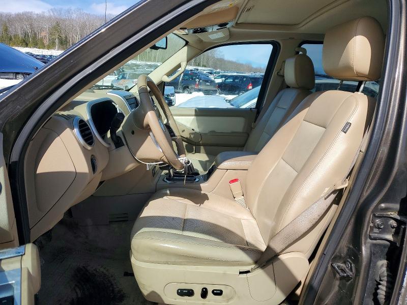 2008 Mercury Mtneer 4D