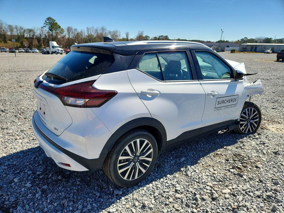 2023 Nissan Kicks sv
