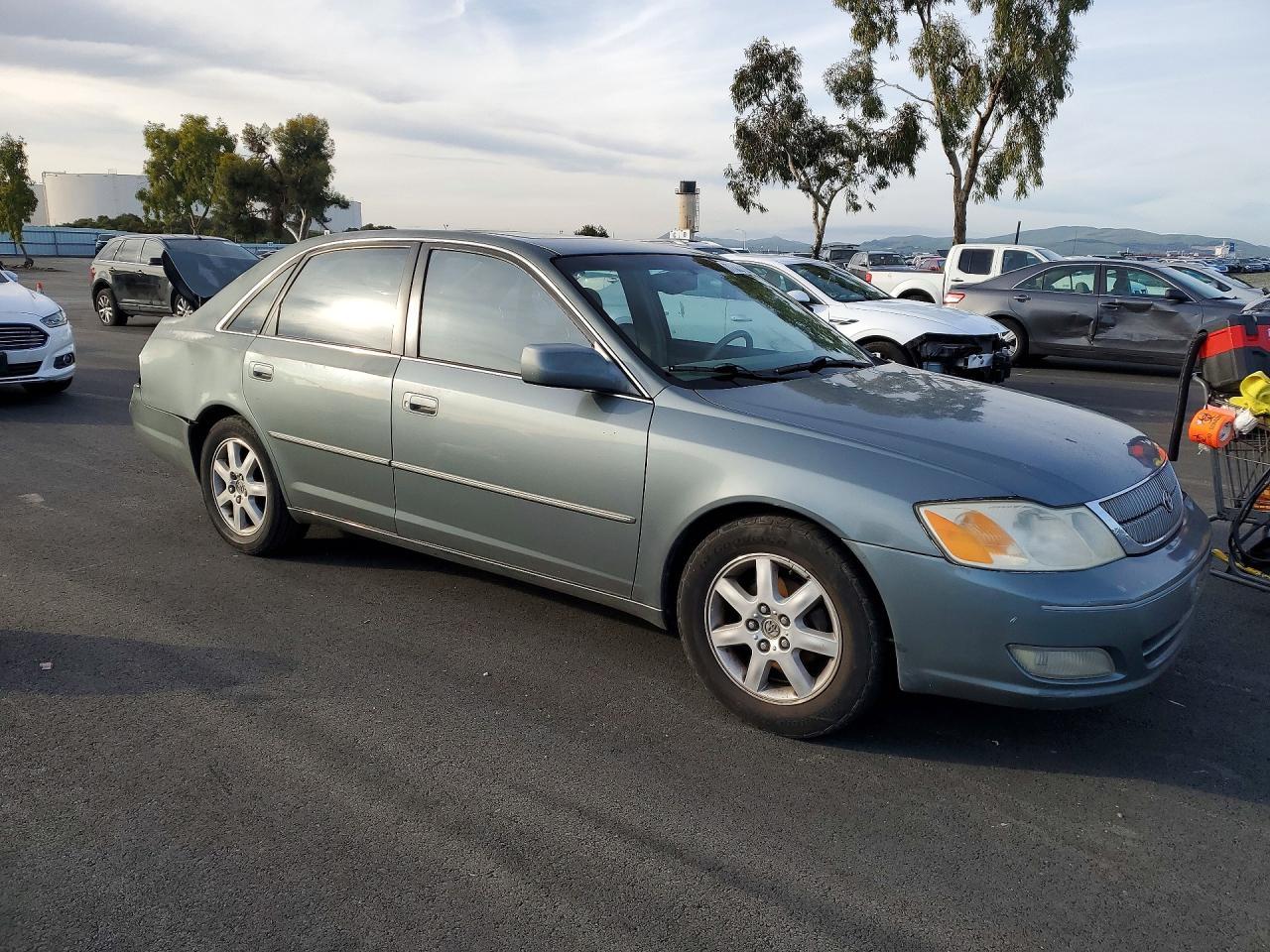 2000 Toyota Avalon xl