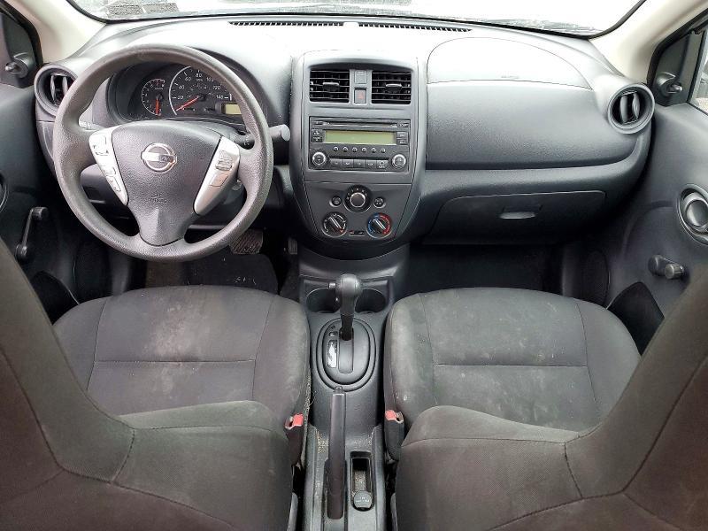 2015 Niss Versa s