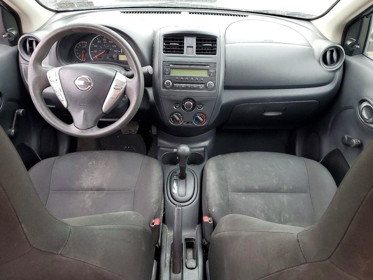 2015 Niss Versa s