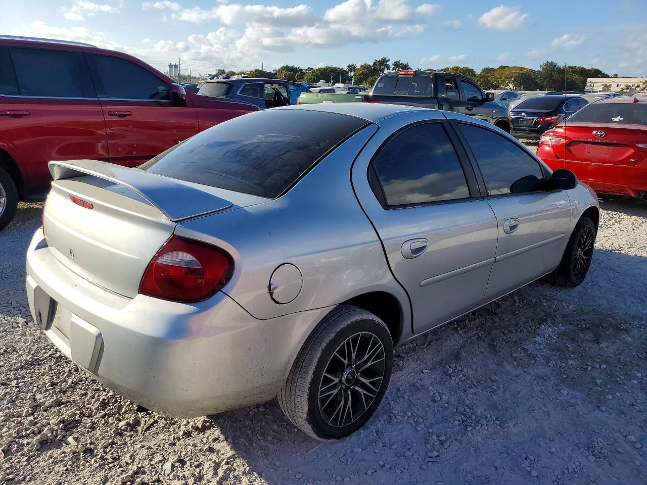 2005 Dodge Neon sxt