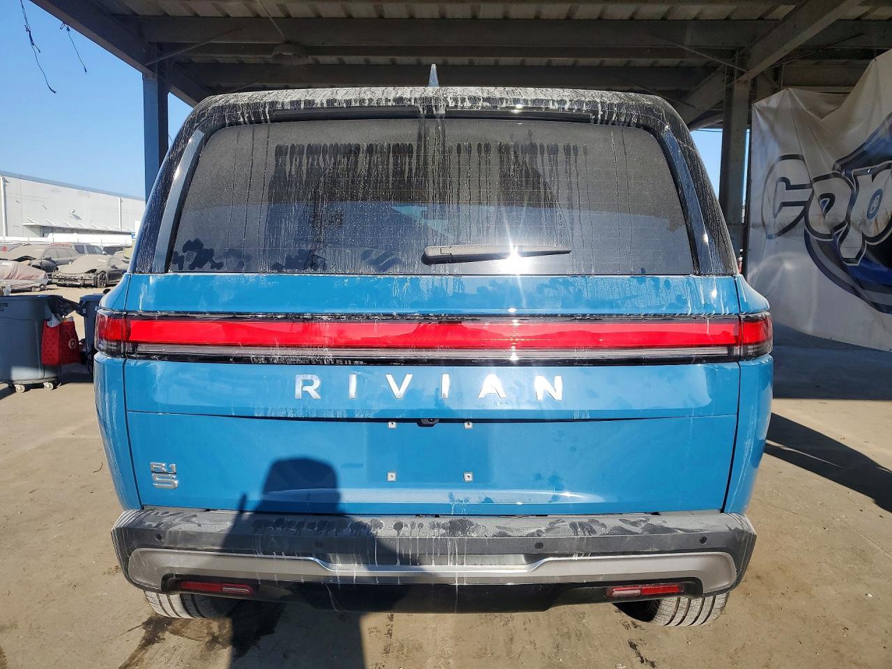 2024 Rivian R1S Adventure