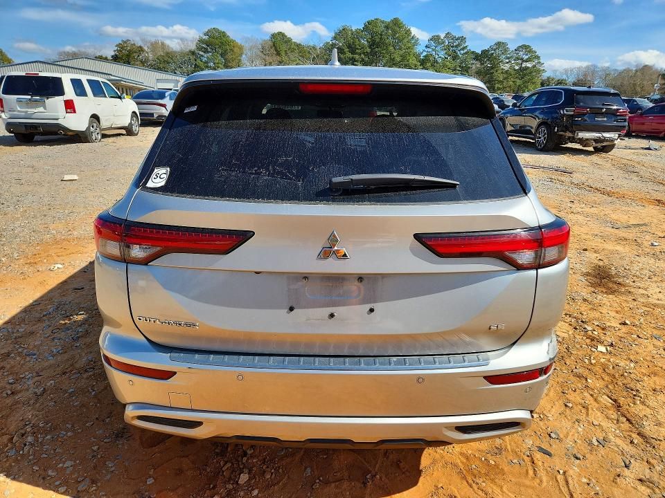 2022 Mitsubishi Outlander se