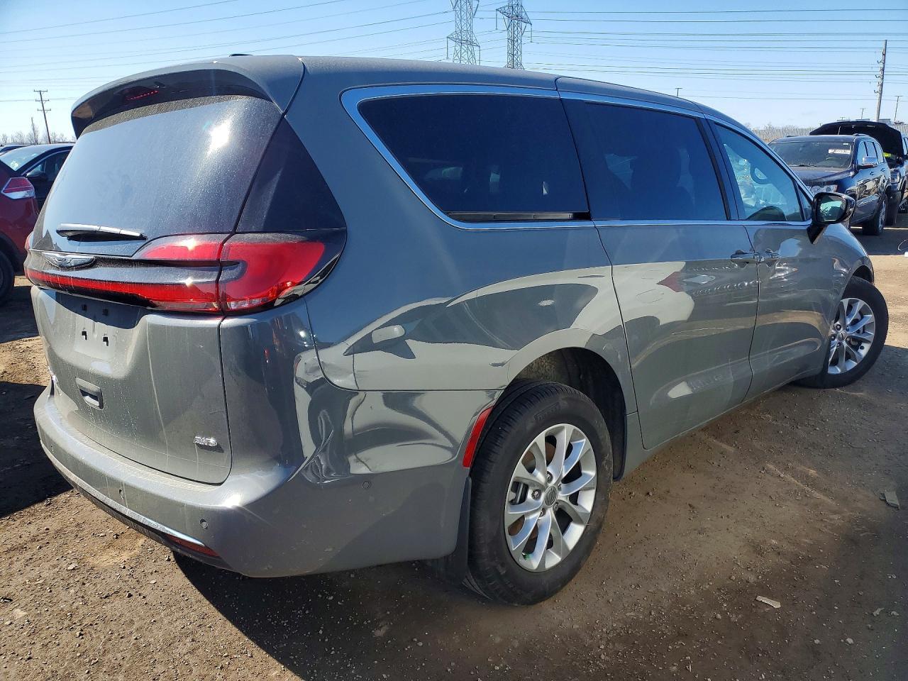 2025 Chrysler Pacifica Select