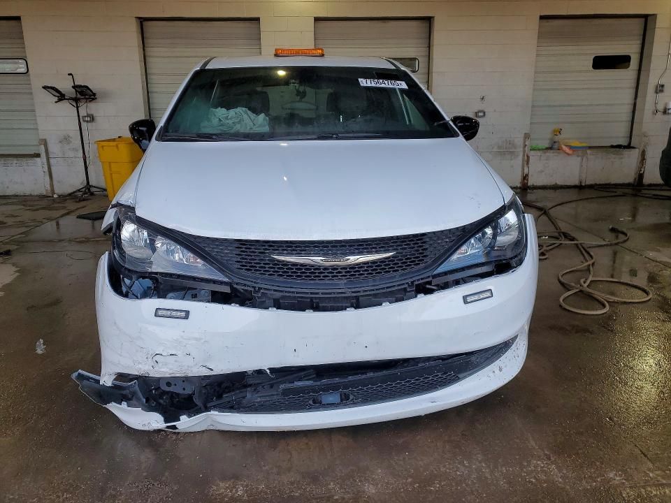 2025 Chrysler Voyager lx