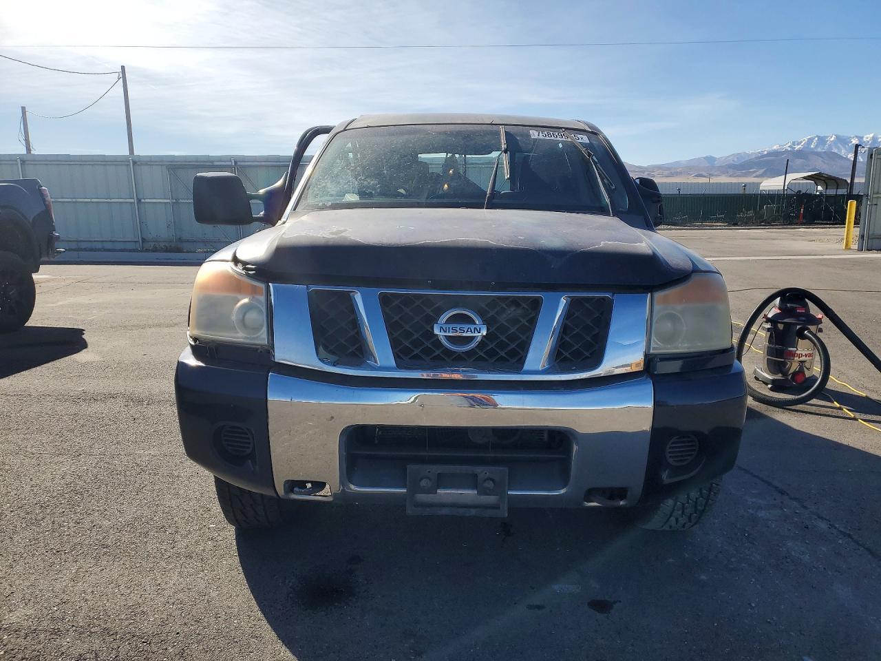 2008 Niss Titan XE