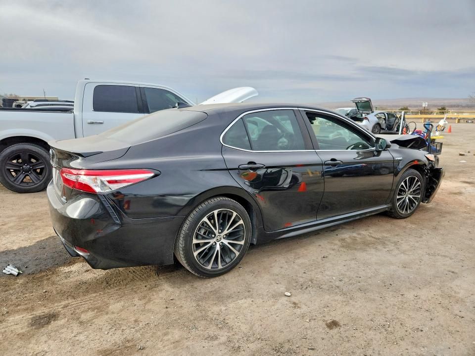 2020 Toyota Camry se
