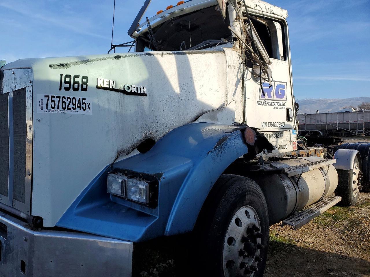 2014 Kenworth T800-Semi Truck