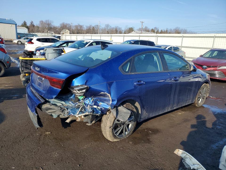 2023 KIA Forte lxs