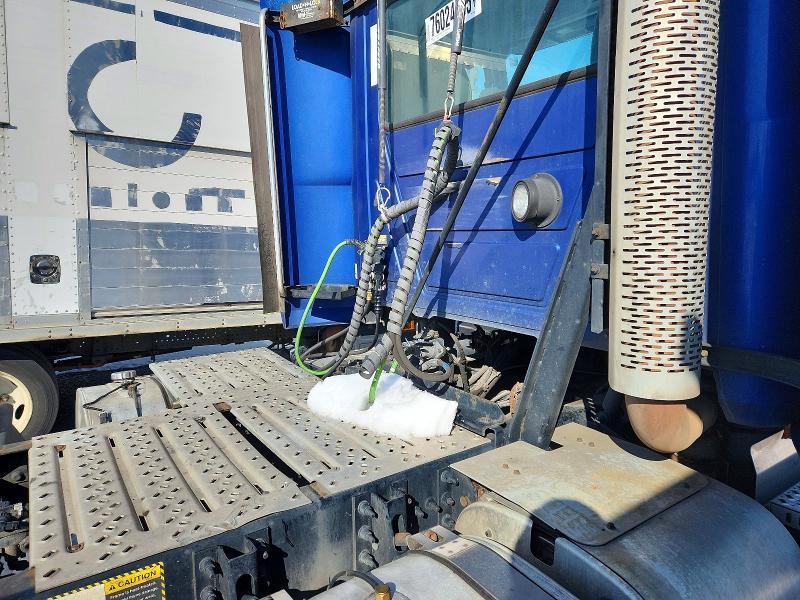 2015 Mack 600 CXU600-Semi Truck