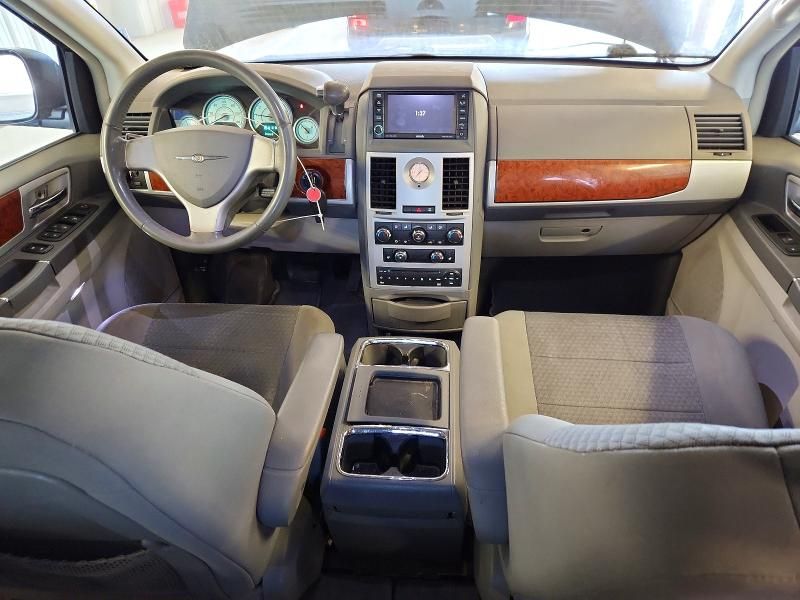 2009 Chrysler Town & Country Touring
